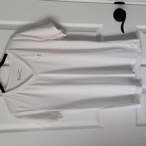 UA white v-neck tshirt